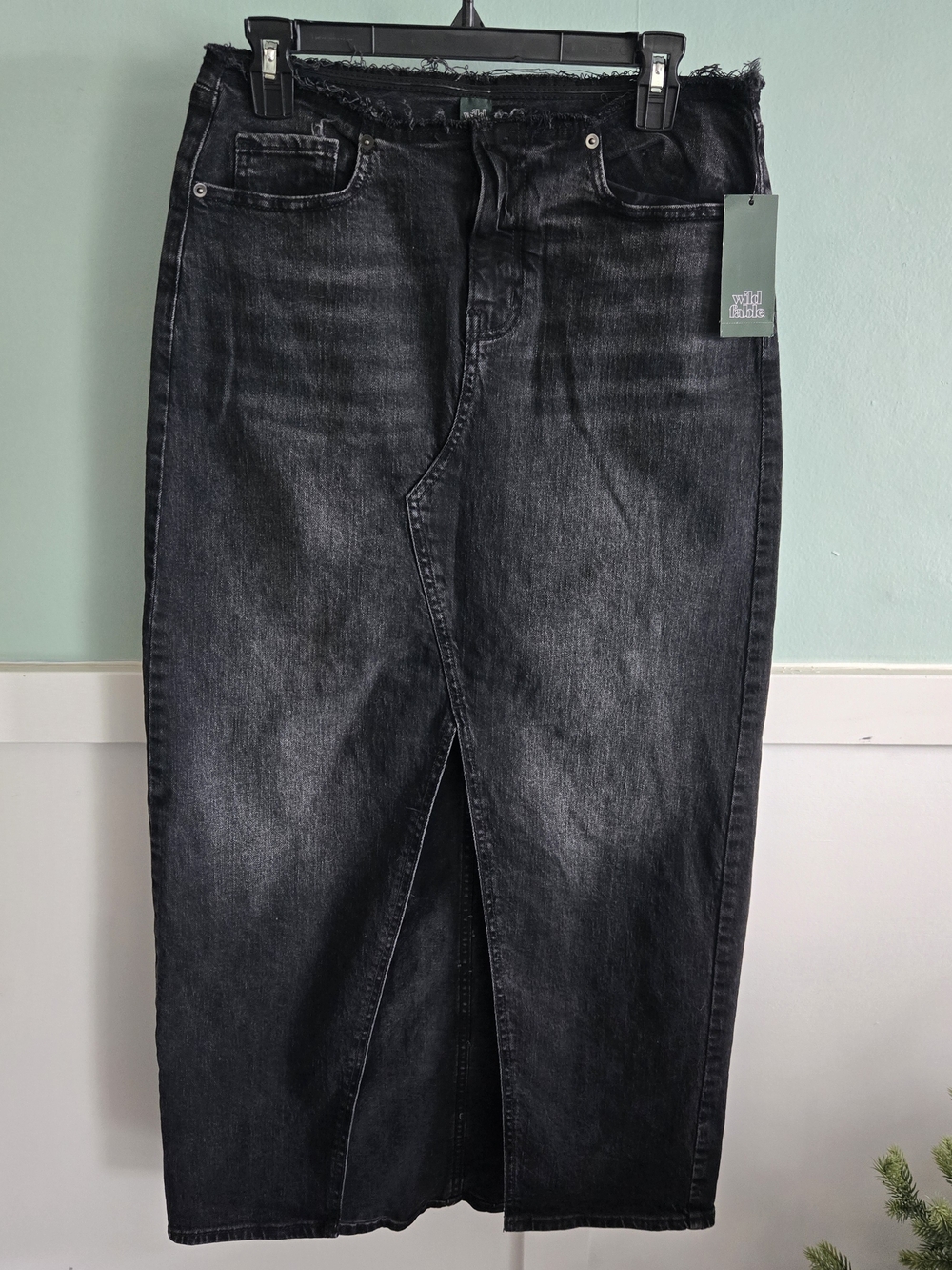 Wild Fable Black Washed Denim Midi Skirt with Front Slit Raw Hem  Size 6. NWT